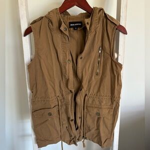 Women’s Tan Cargo Vest